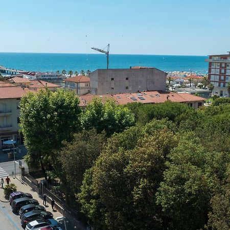 Versilia Residence Lido di Camaiore Exterior foto