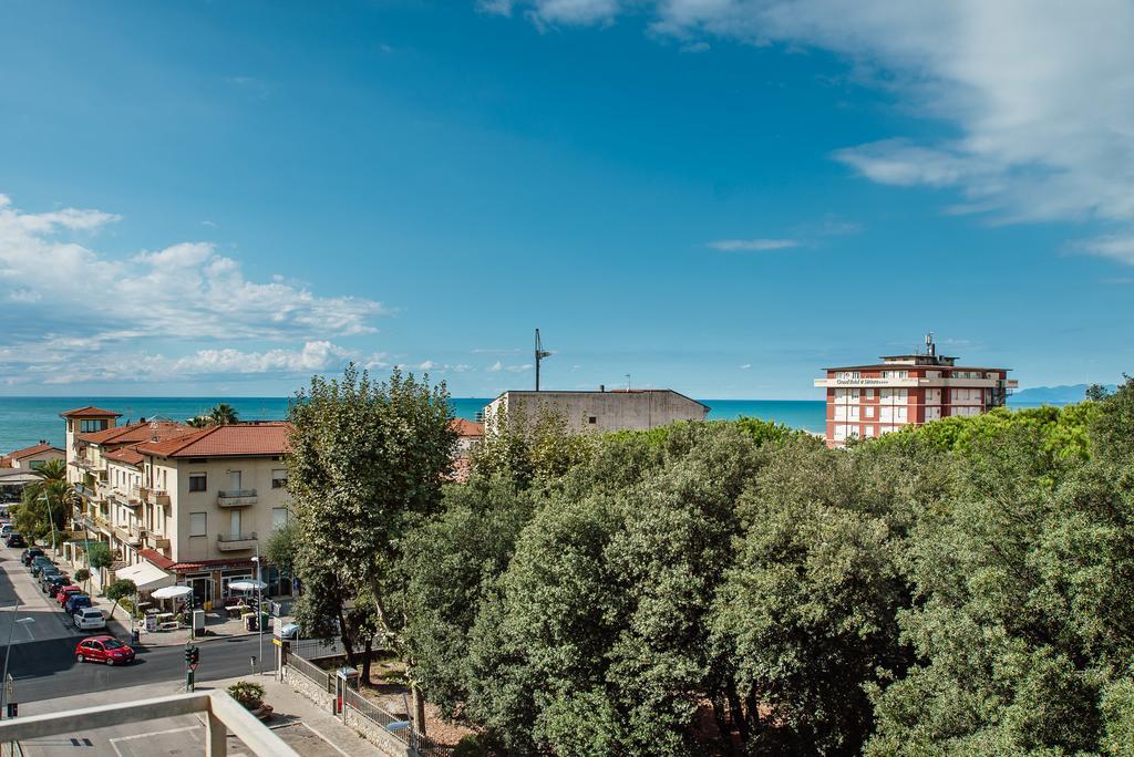 Versilia Residence Lido di Camaiore Exterior foto